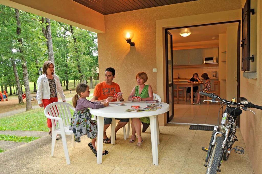 Vvf Perigord Sorges-En-Perigord Hotel Exterior photo